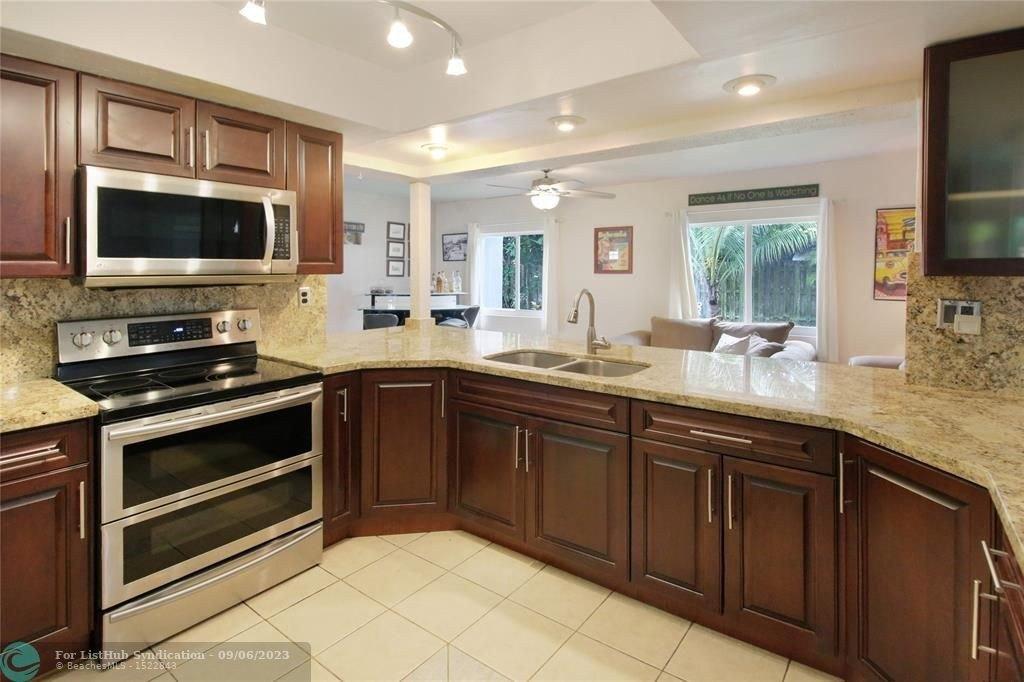 Nw 25th St, Sunrise, FL 33322