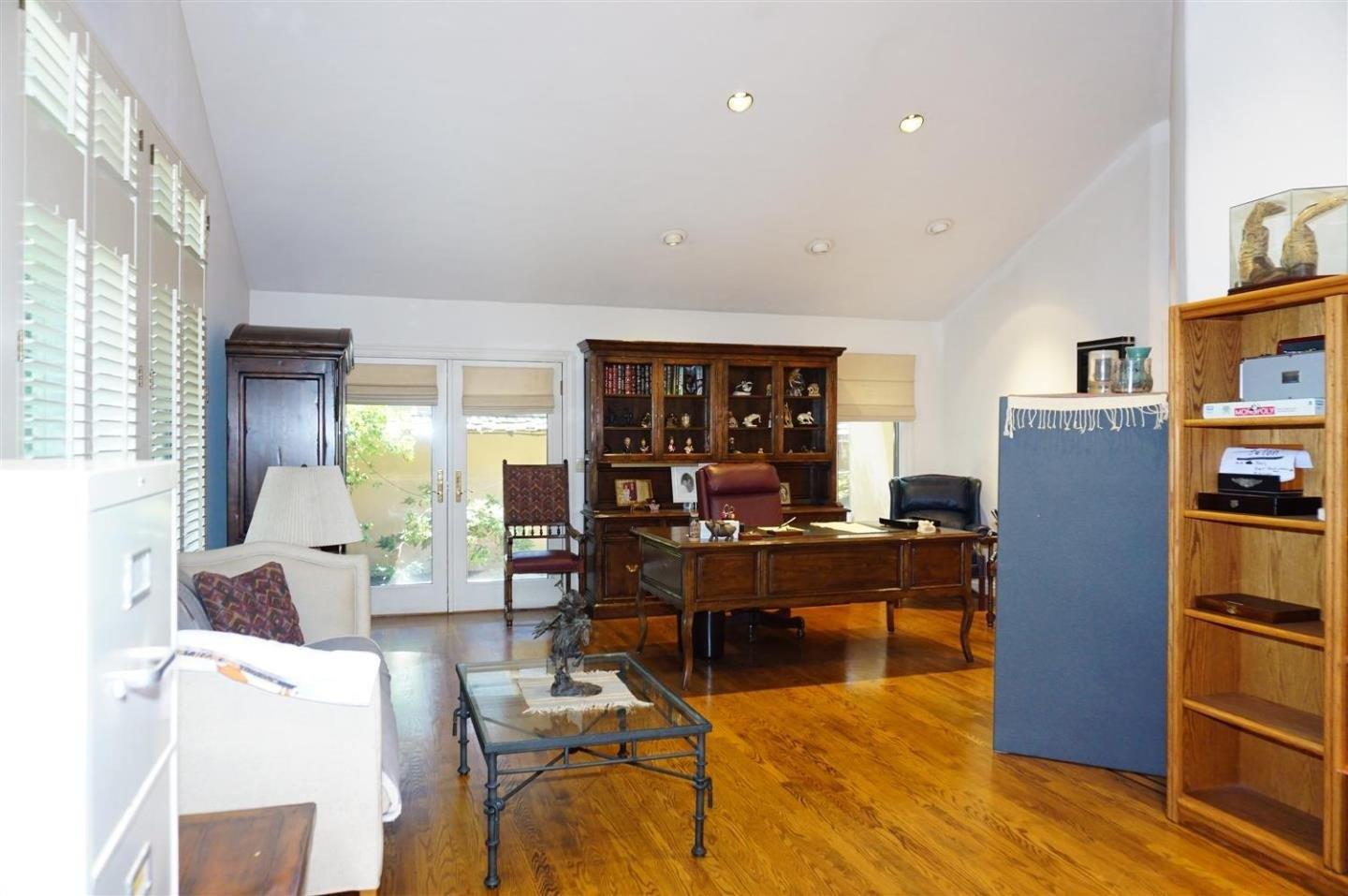 Saratoga Ave, Santa Clara, CA 95050