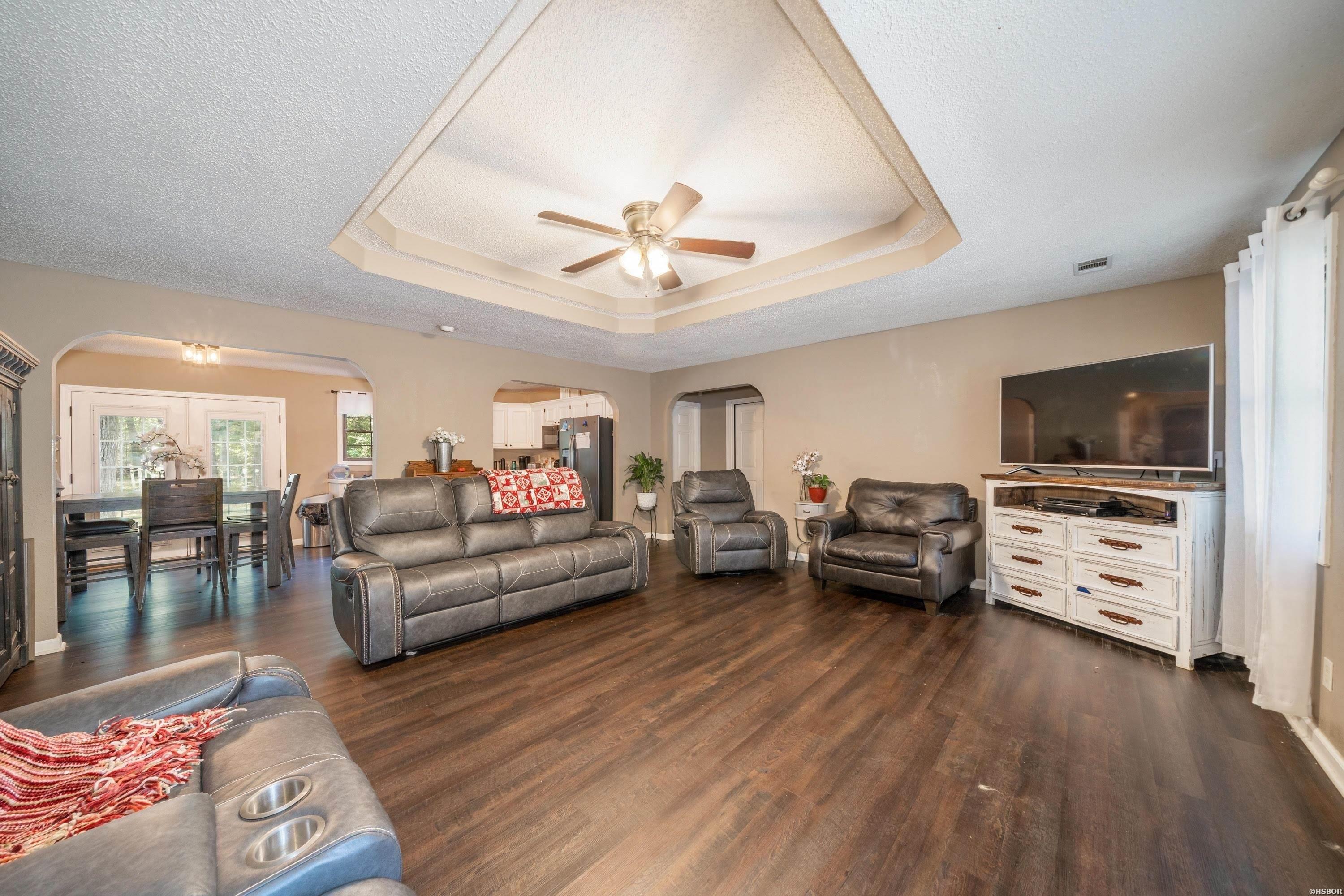 Valley Acres Rd, Hot Springs, AR 71913