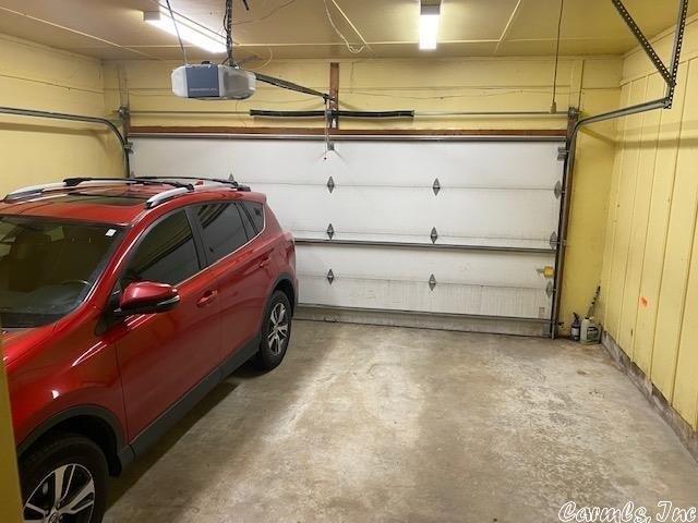Gregory St, Jacksonville, AR 72076