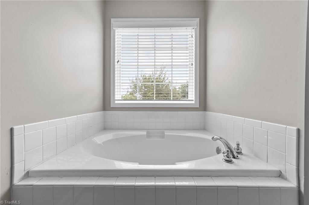 Southwind Dr, Mebane, NC 27302