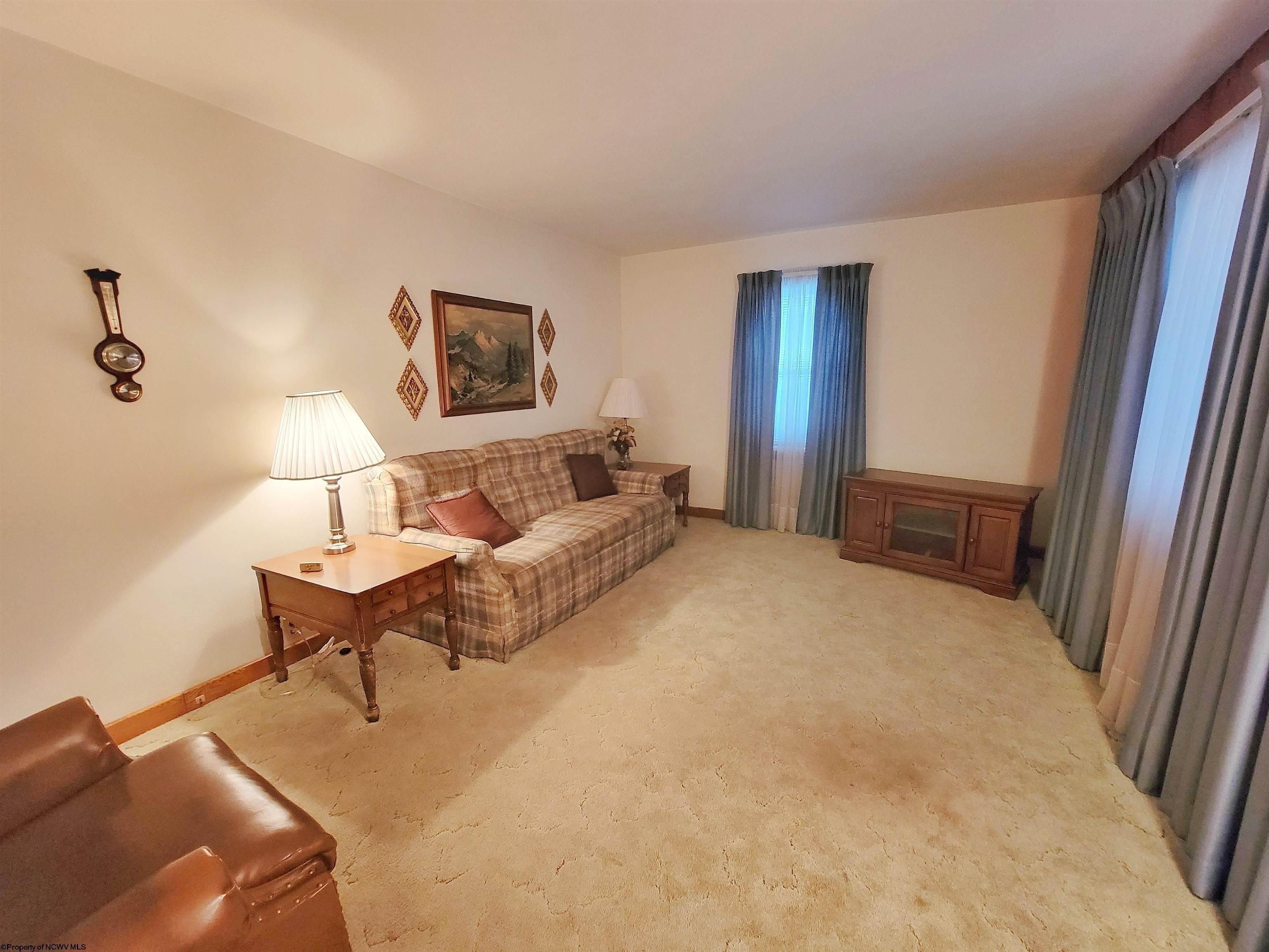 Roane Ave, Clarksburg, WV 26301