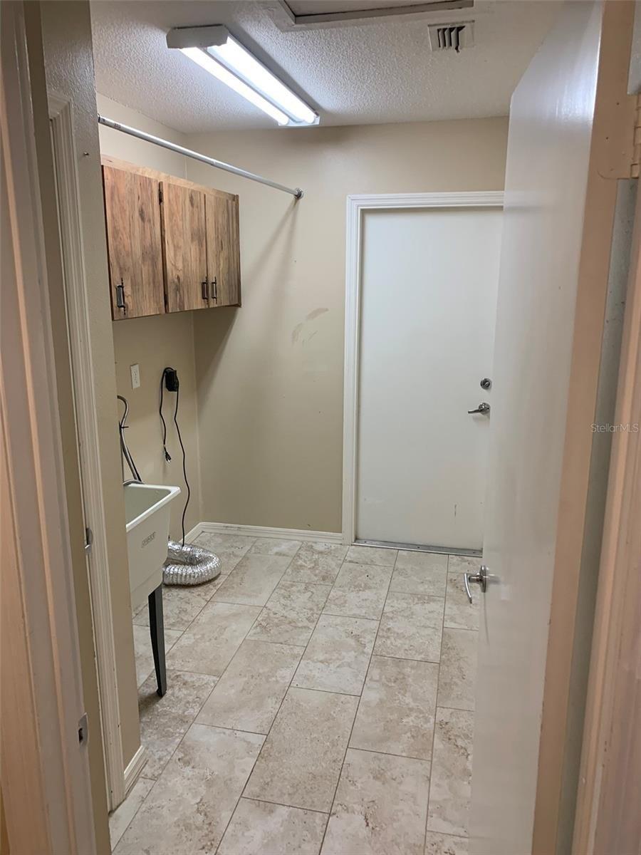 Valencia Ln W, Palm Harbor, FL 34684