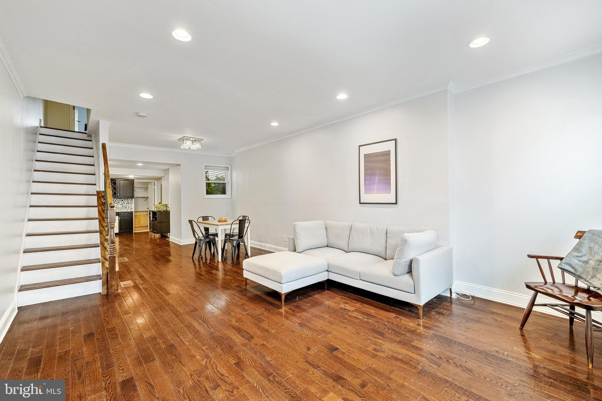 Manton St, Philadelphia, PA 19146