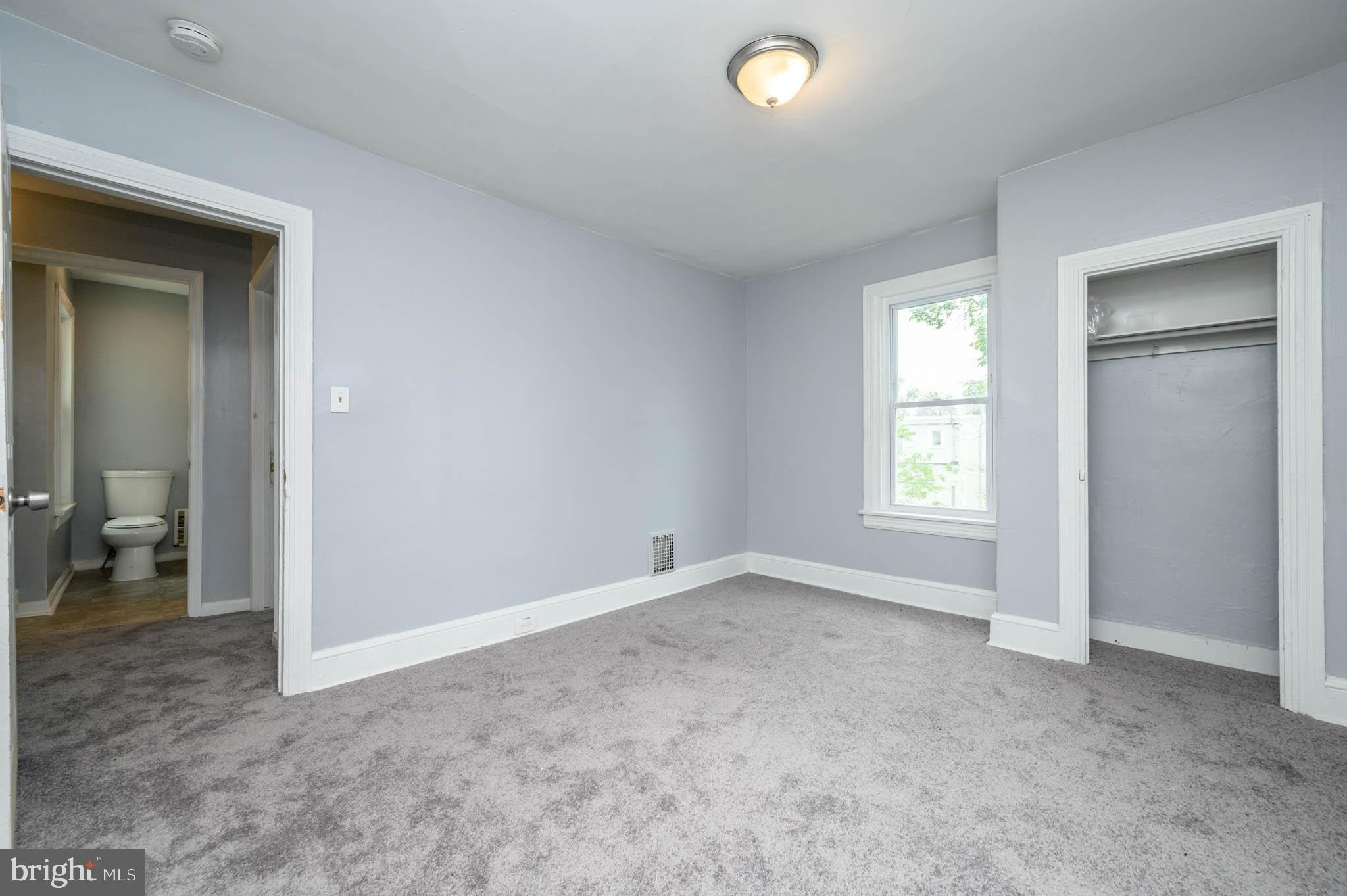 W Adams St, Paulsboro, NJ 08066