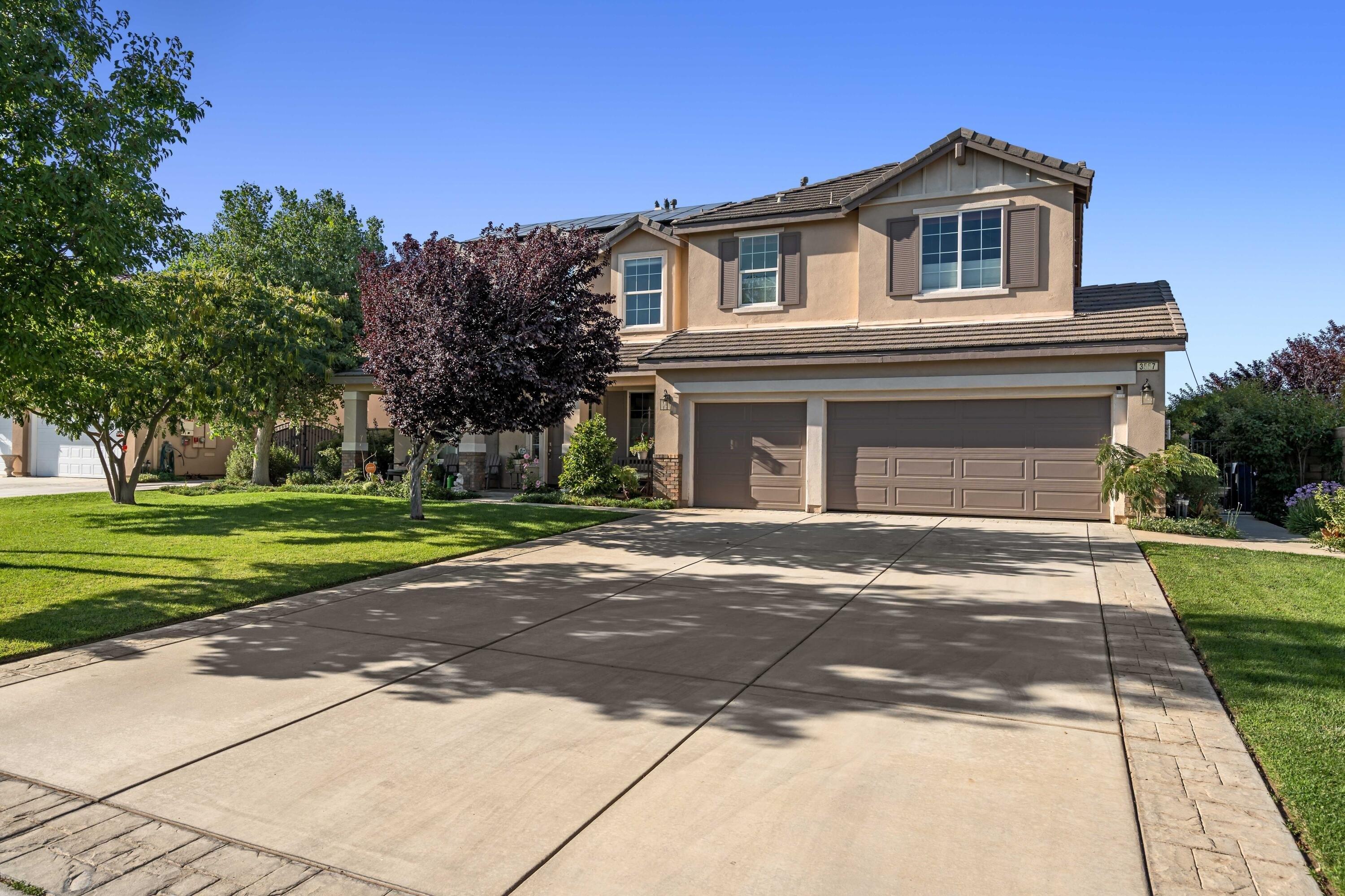Louer Dr, Lancaster, CA 93536