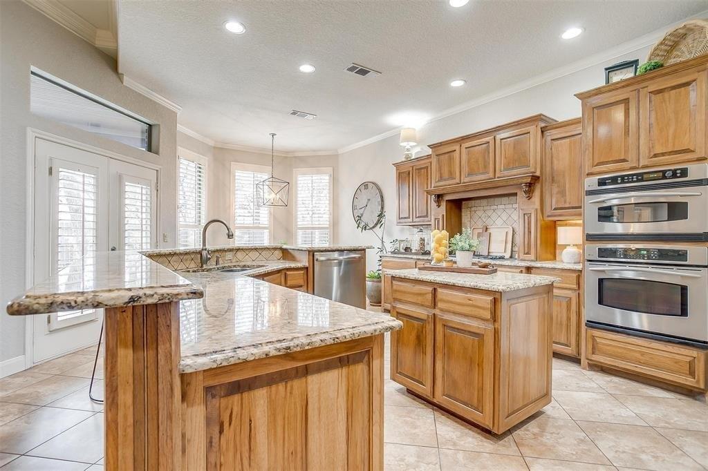 Cove Timber Ave, Granbury, TX 76049
