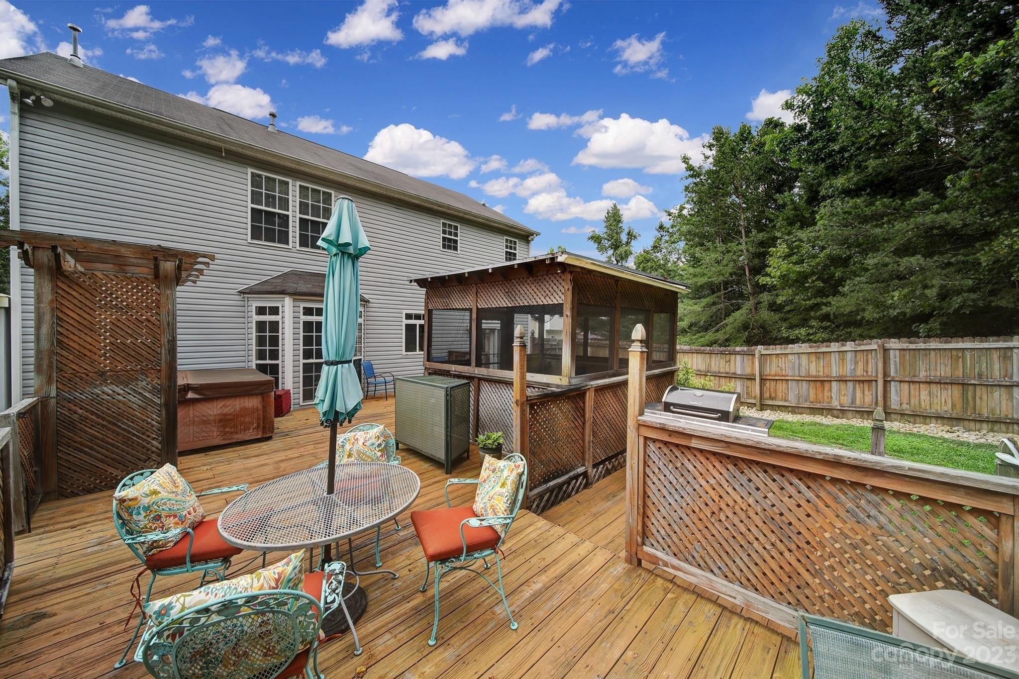Green Apple Dr, Charlotte, NC 28215