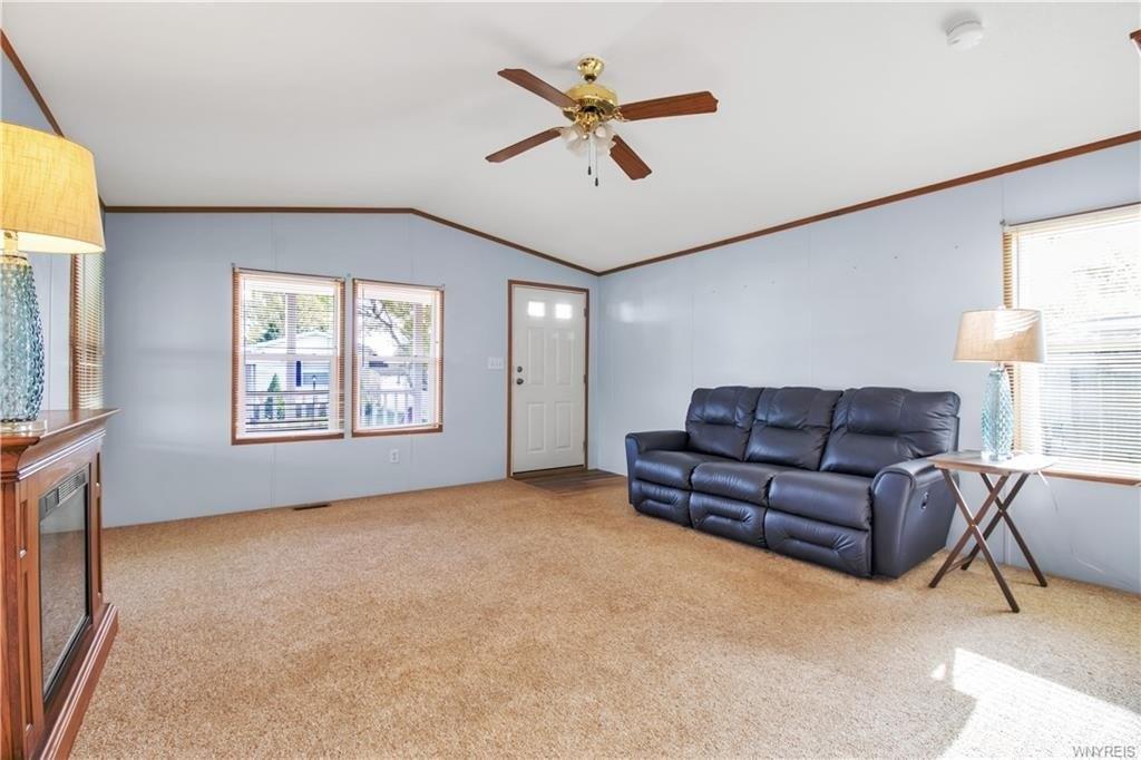 Whitwick Ter, Clarence, NY 14031
