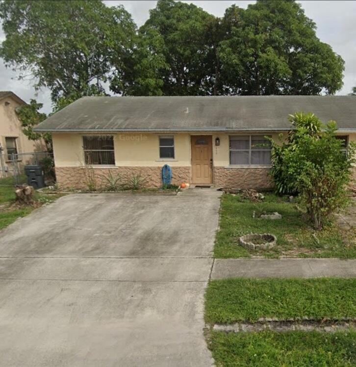 Pimlico Ct, West Palm Beach, FL 33415