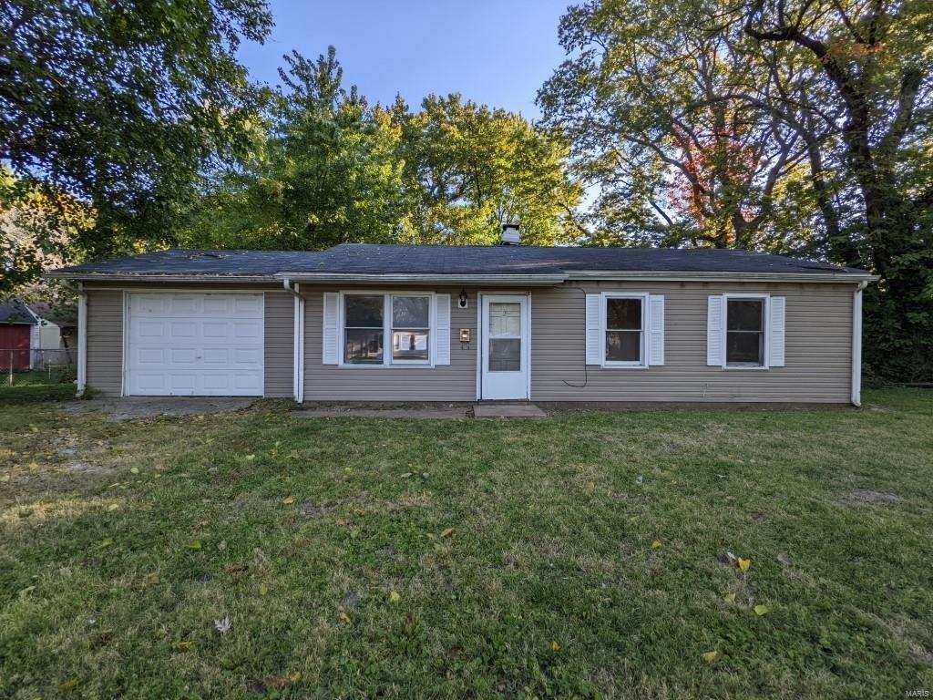 Westwood Dr, East Saint Louis, IL 62206
