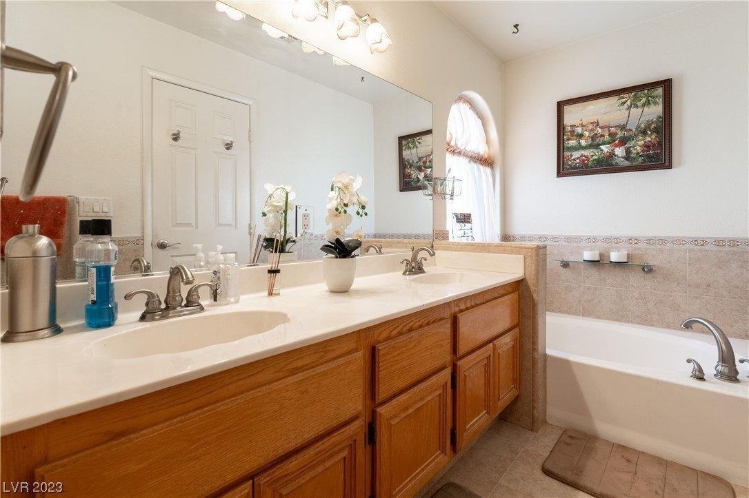 Pinewood Ave, Henderson, NV 89074
