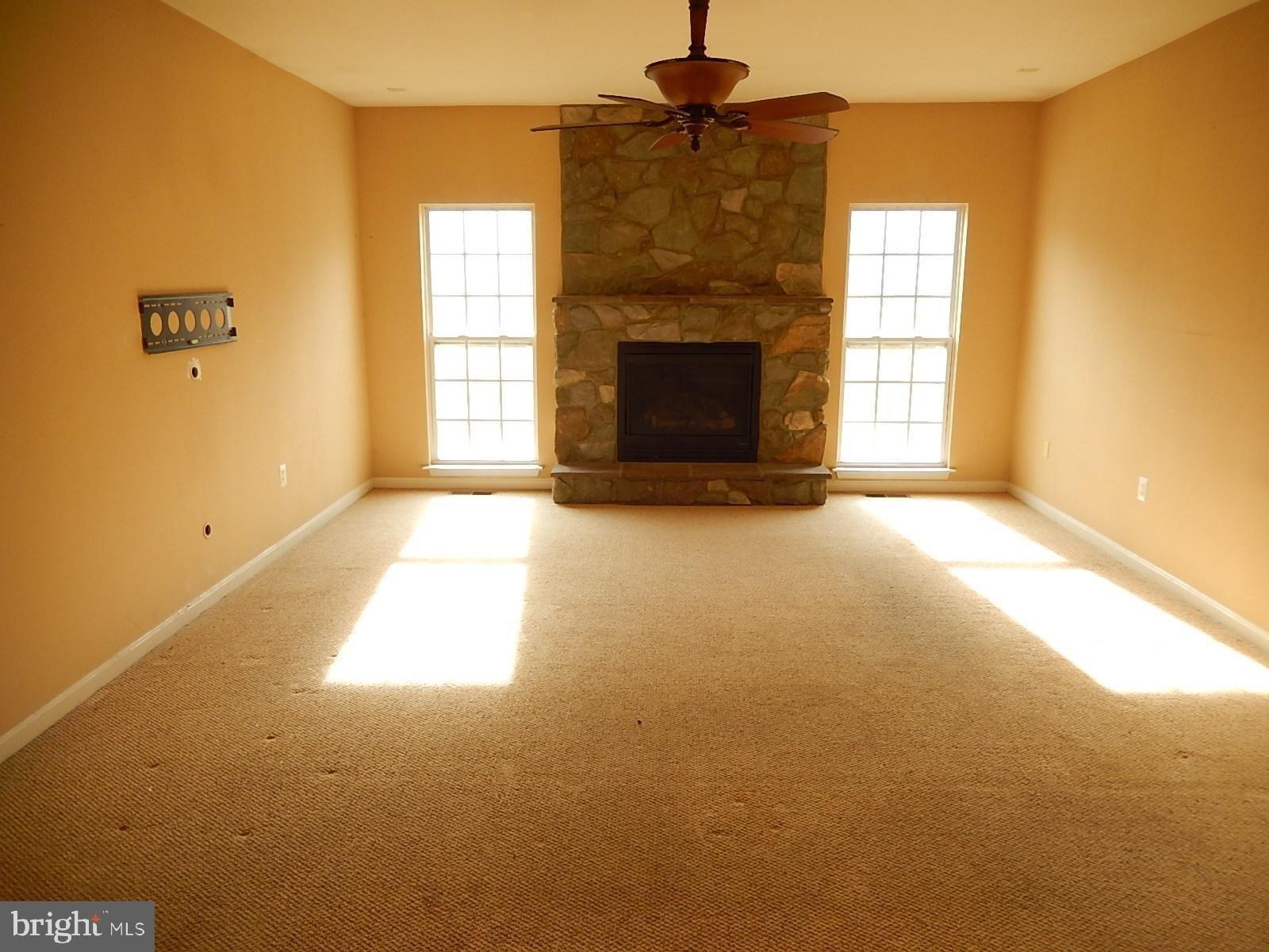 Picasso Ct, Martinsburg, WV 25403