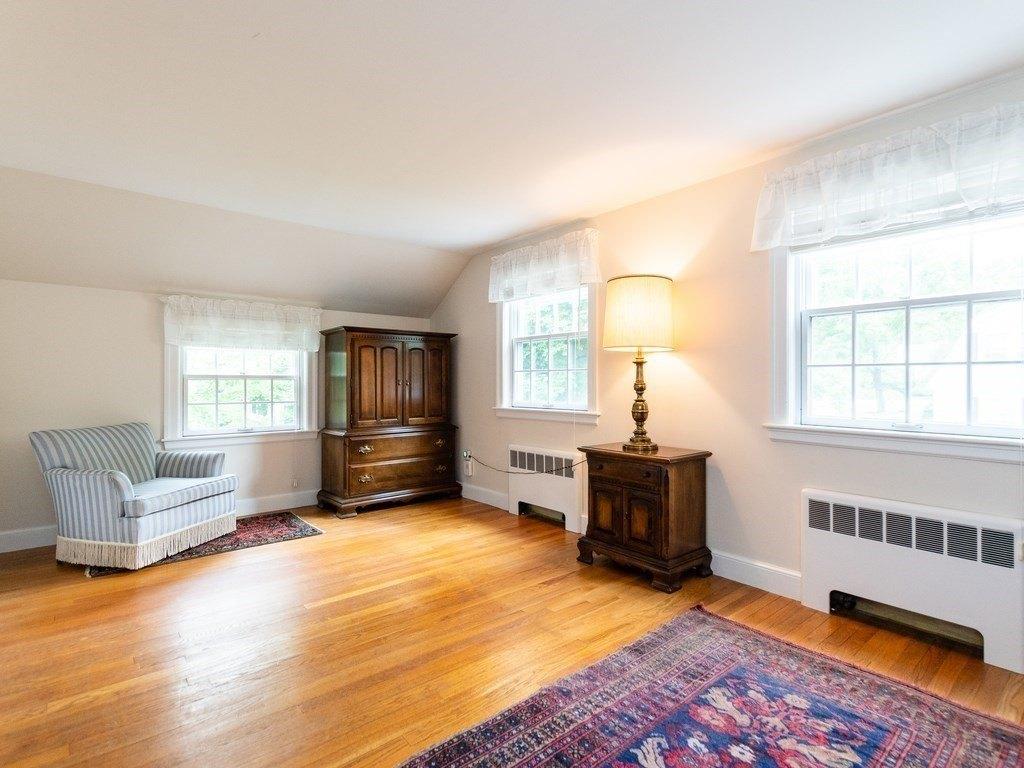 Alba Rd, Wellesley Hills, MA 02481