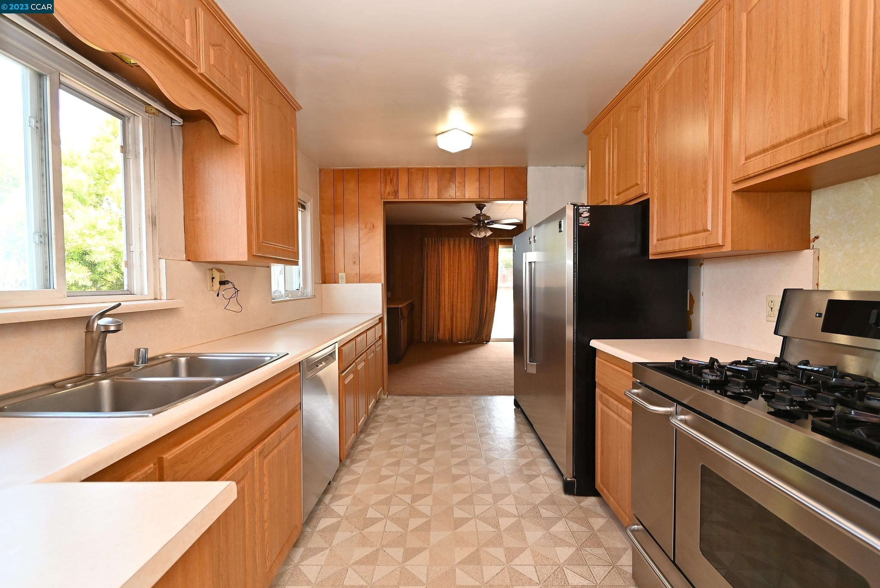 Moeser Ln, El Cerrito, CA 94530