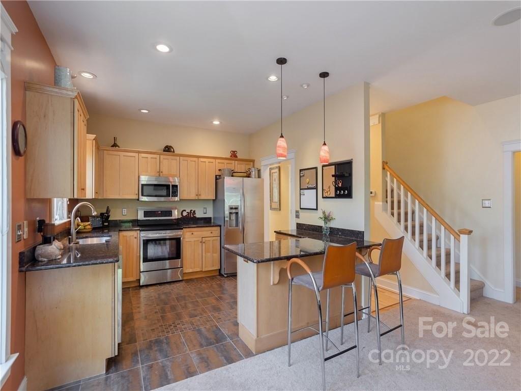 Heathbrook Cir, Asheville, NC 28803
