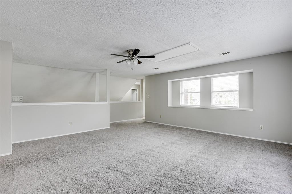 Foxridge Dr, Arlington, TX 76017