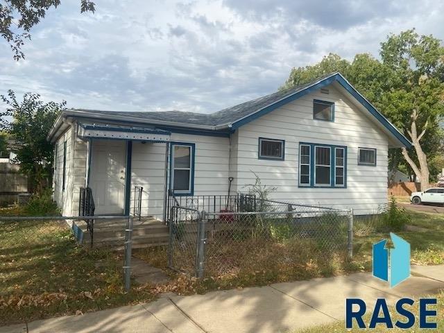 N Williams Ave, Sioux Falls, SD 57104
