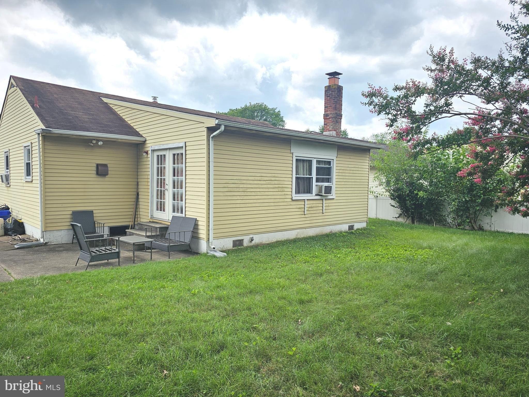 Lowell Ave, Mount Ephraim, NJ 08059