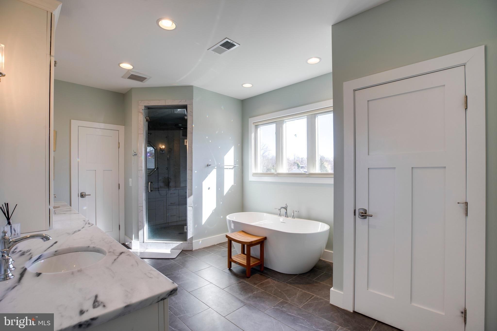 Canongate Dr, Leesburg, VA 20175