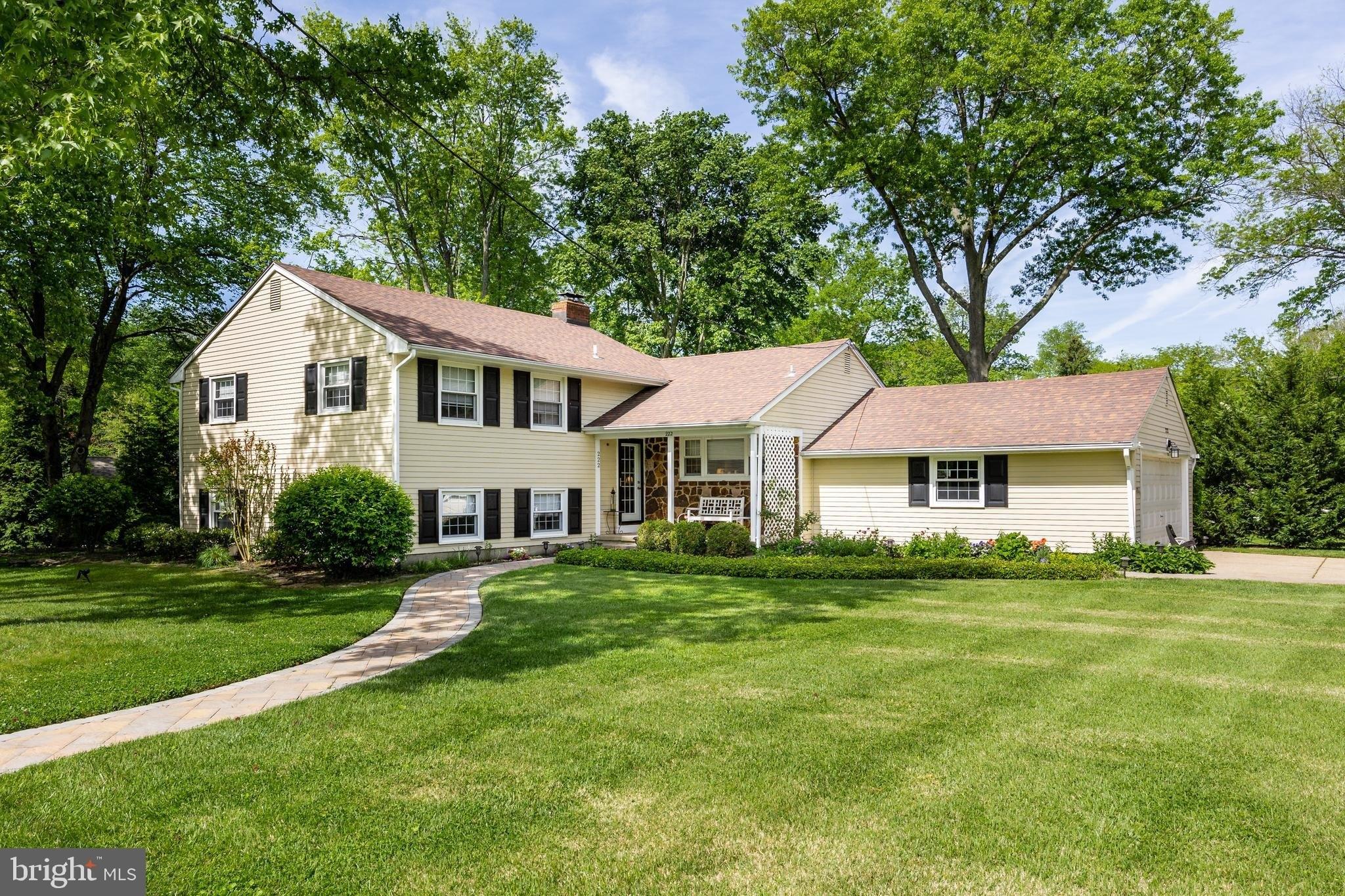 Dickens Ct, Cherry Hill, NJ 08034