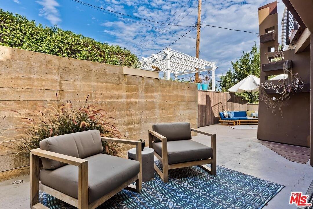 Roderick Rd, Los Angeles, CA 90065