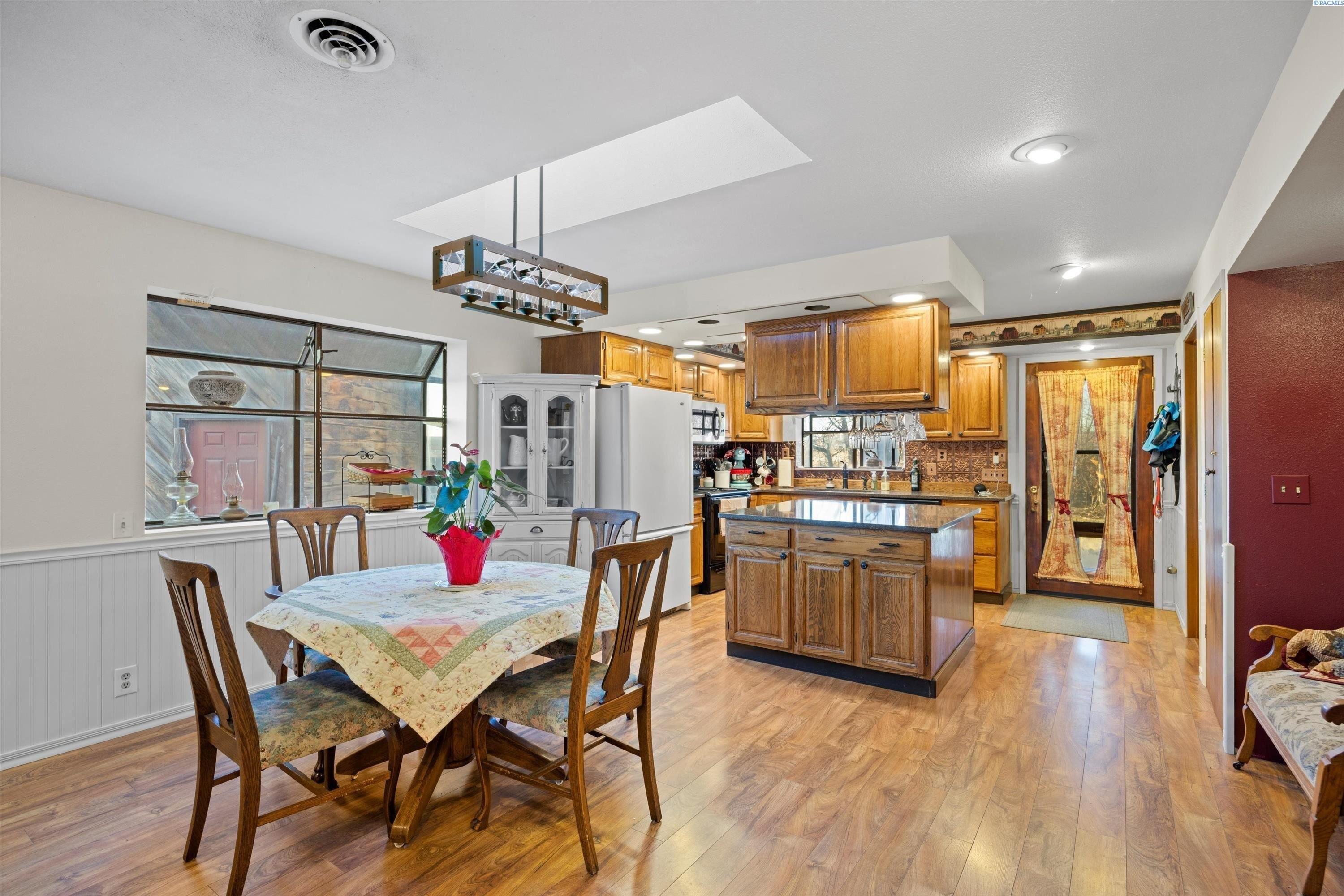 N Arthur St, Kennewick, WA 99336