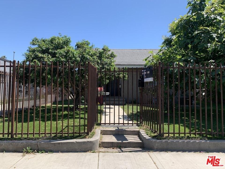 W 91st St, Los Angeles, CA 90044