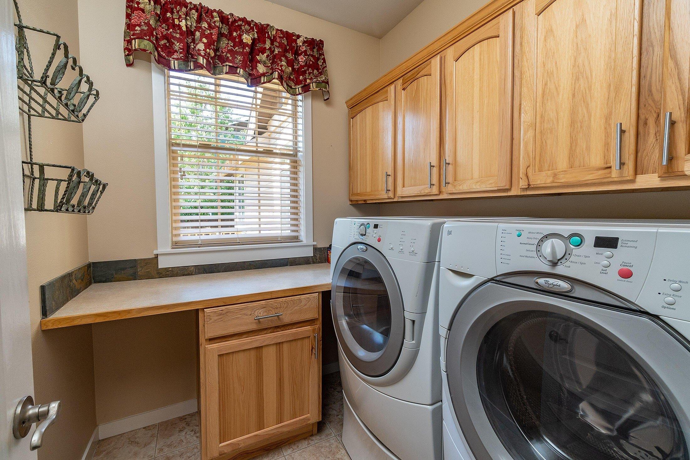 Nw Rimrock Dr, Redmond, OR 97756