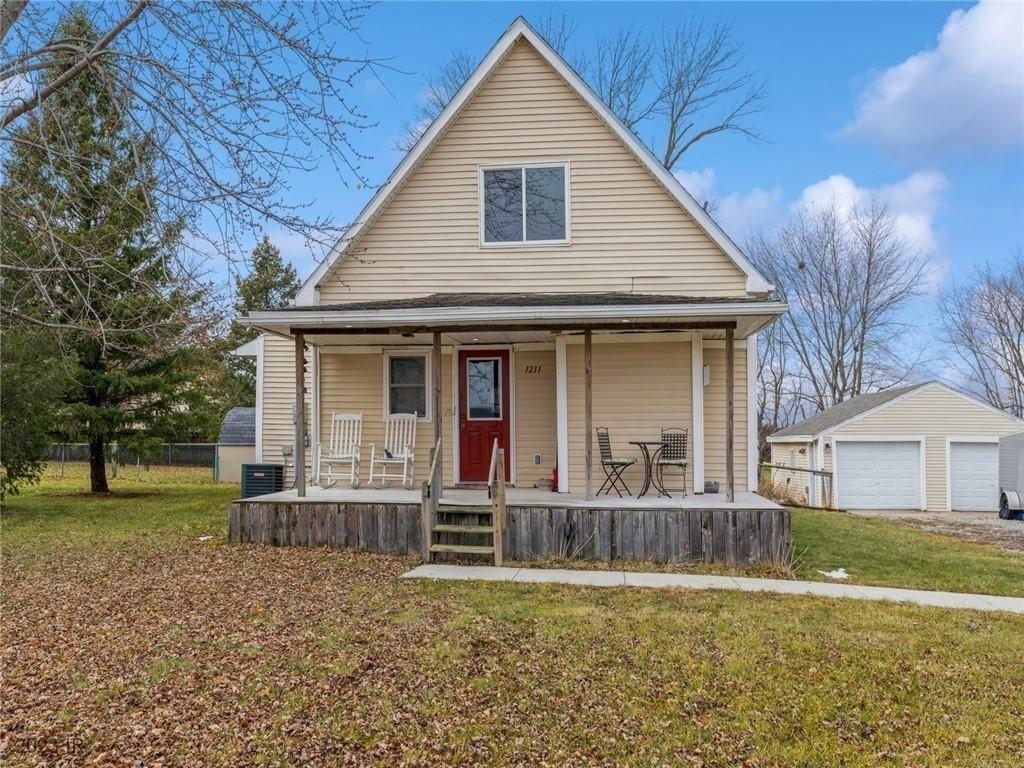 S G St, Indianola, IA 50125