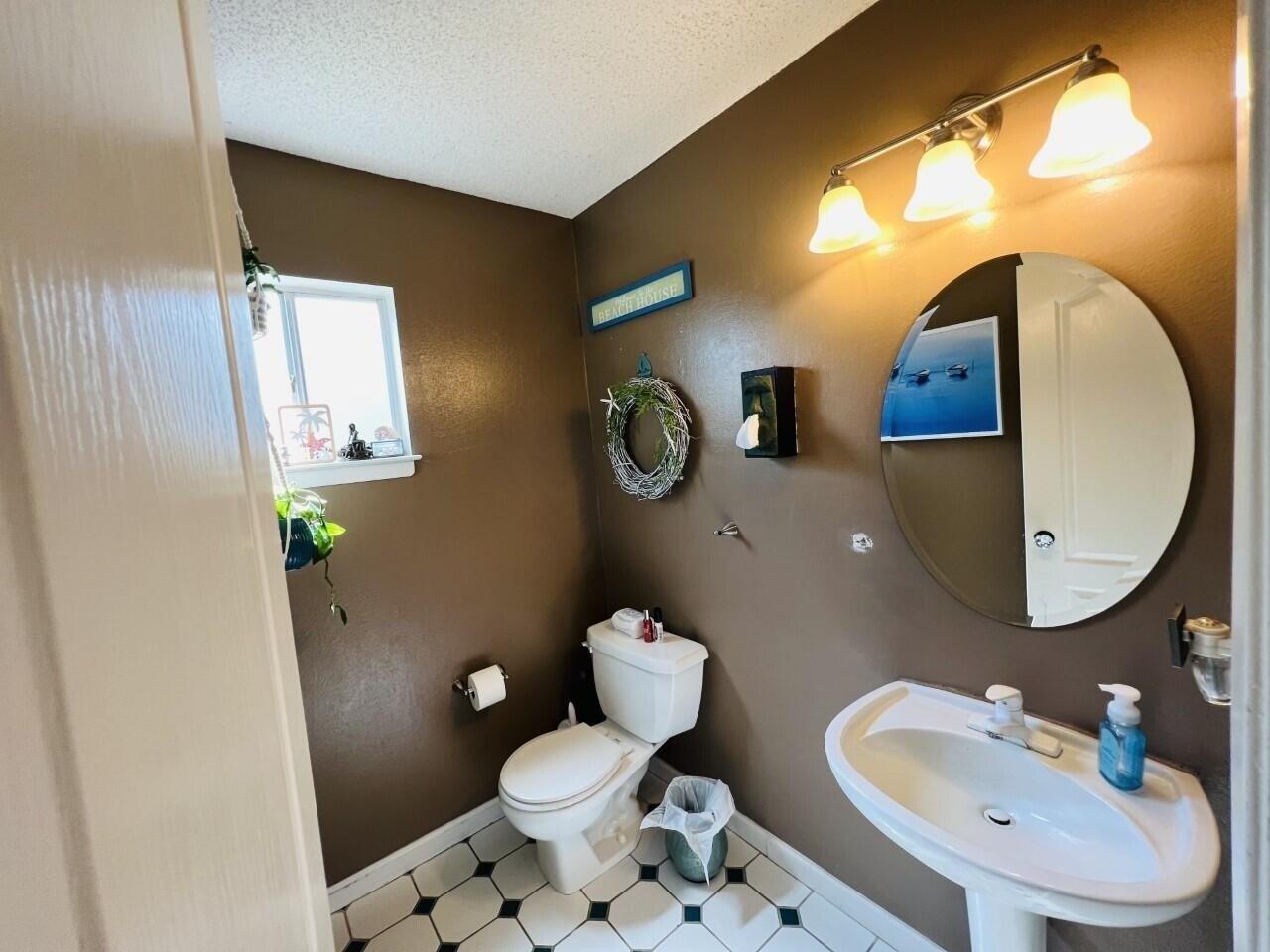 Cinderella Ln Nw, Fort Walton Beach, FL 32547