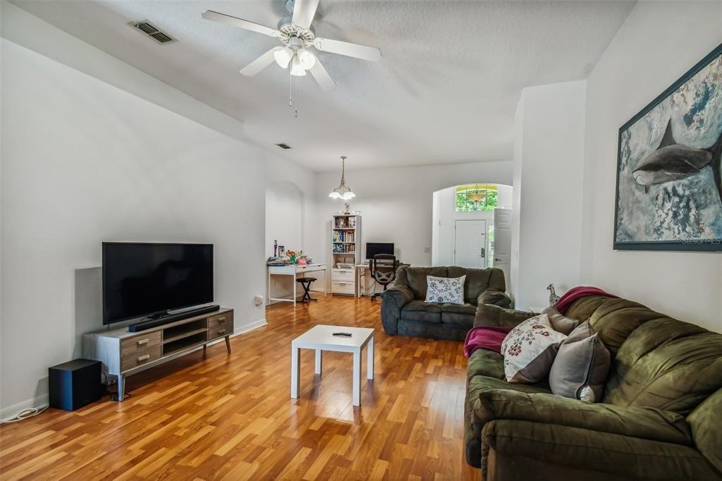 Spindletree Ln, Orlando, FL 32829