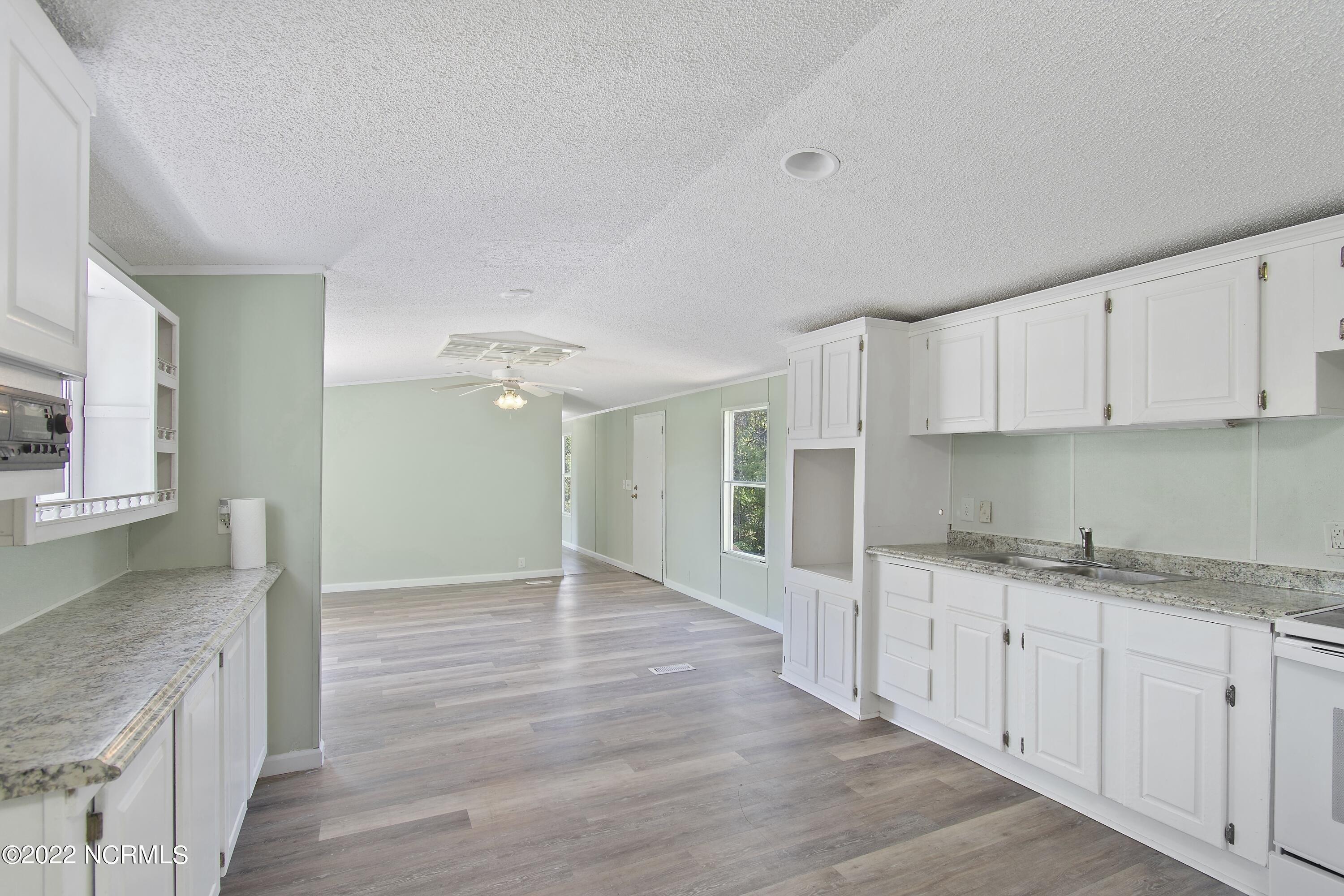 Vale St Sw, Supply, NC 28462