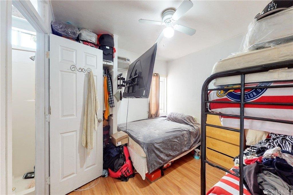 W 63rd St, Los Angeles, CA 90043