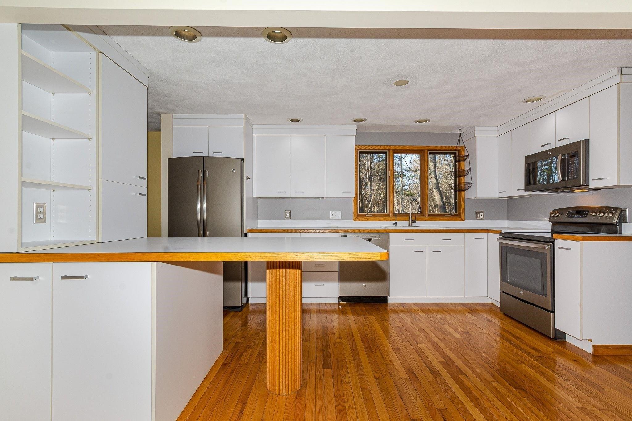 Londonderry Rd, Windham, NH 03087