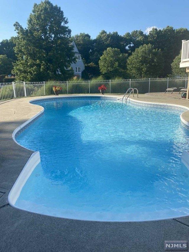 Arundel Rd, Pompton Plains, NJ 07444