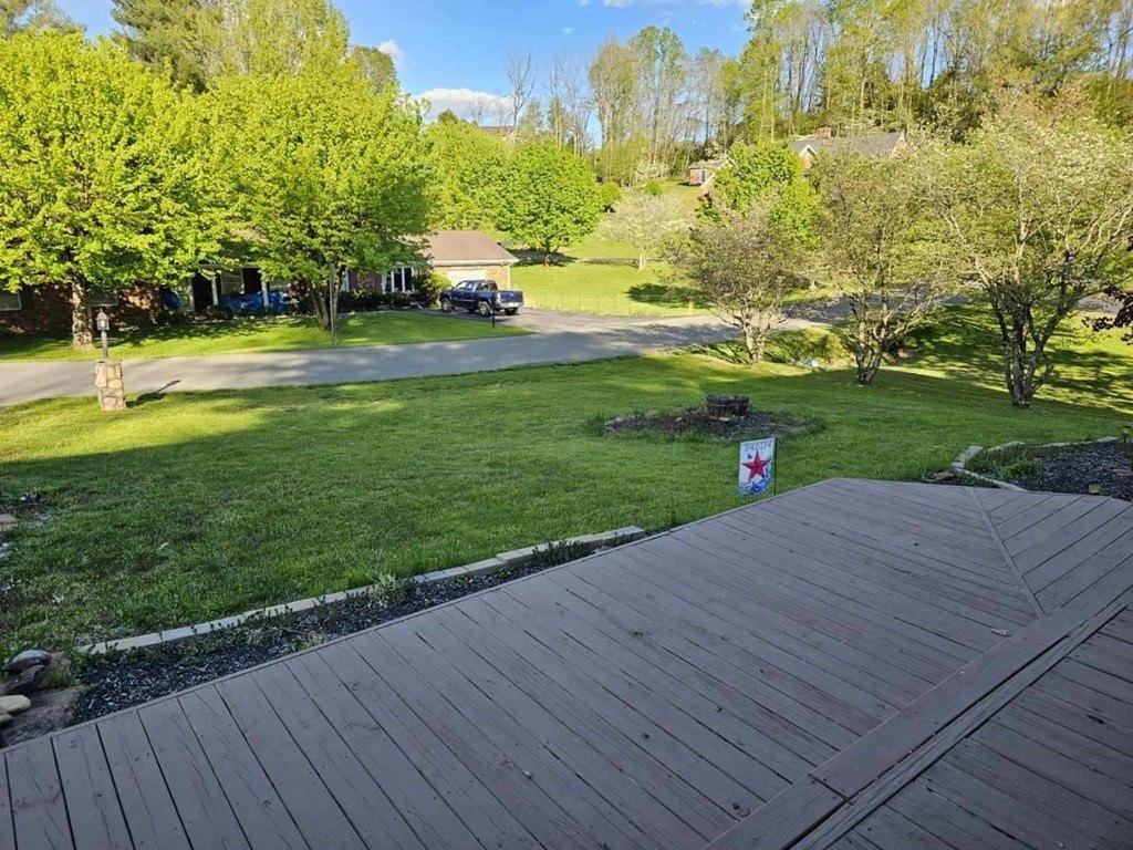 Cresswood Dr, Richlands, VA 24641
