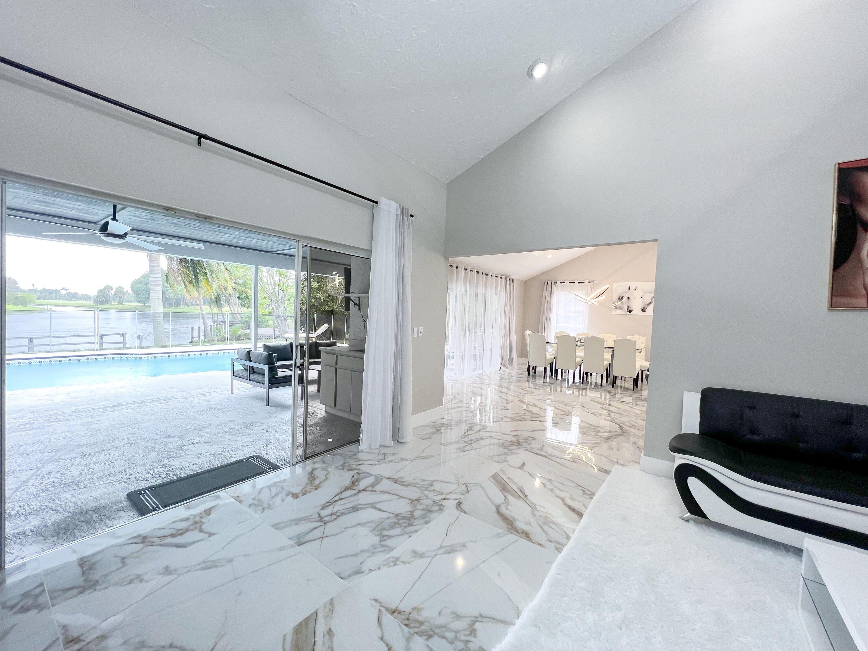 Amesbury Cir, Wellington, FL 33414
