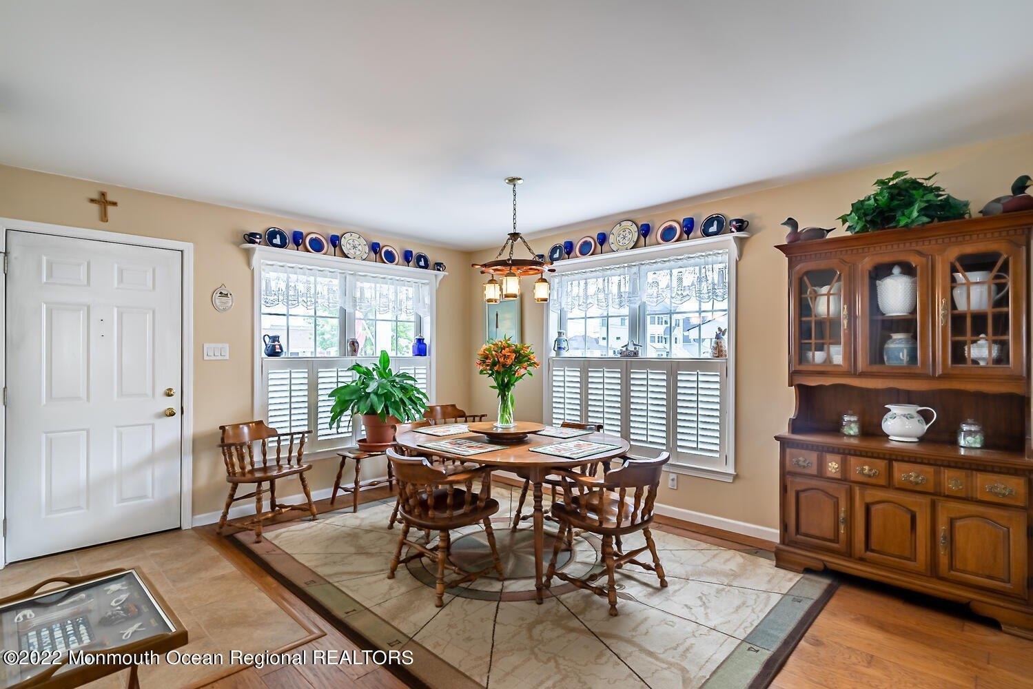 Seaman Ct, Toms River, NJ 08753