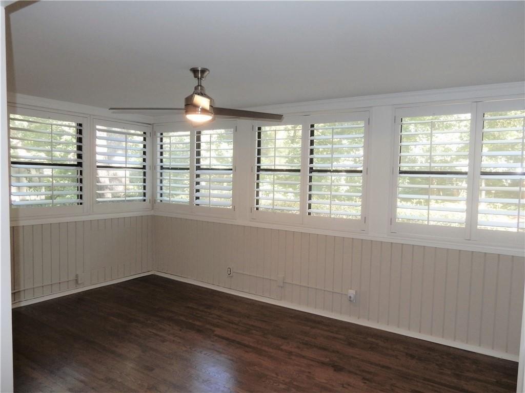 La Rue Pl Nw, Atlanta, GA 30327