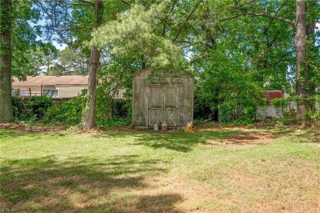Candlewood Cir, Chesapeake, VA 23324