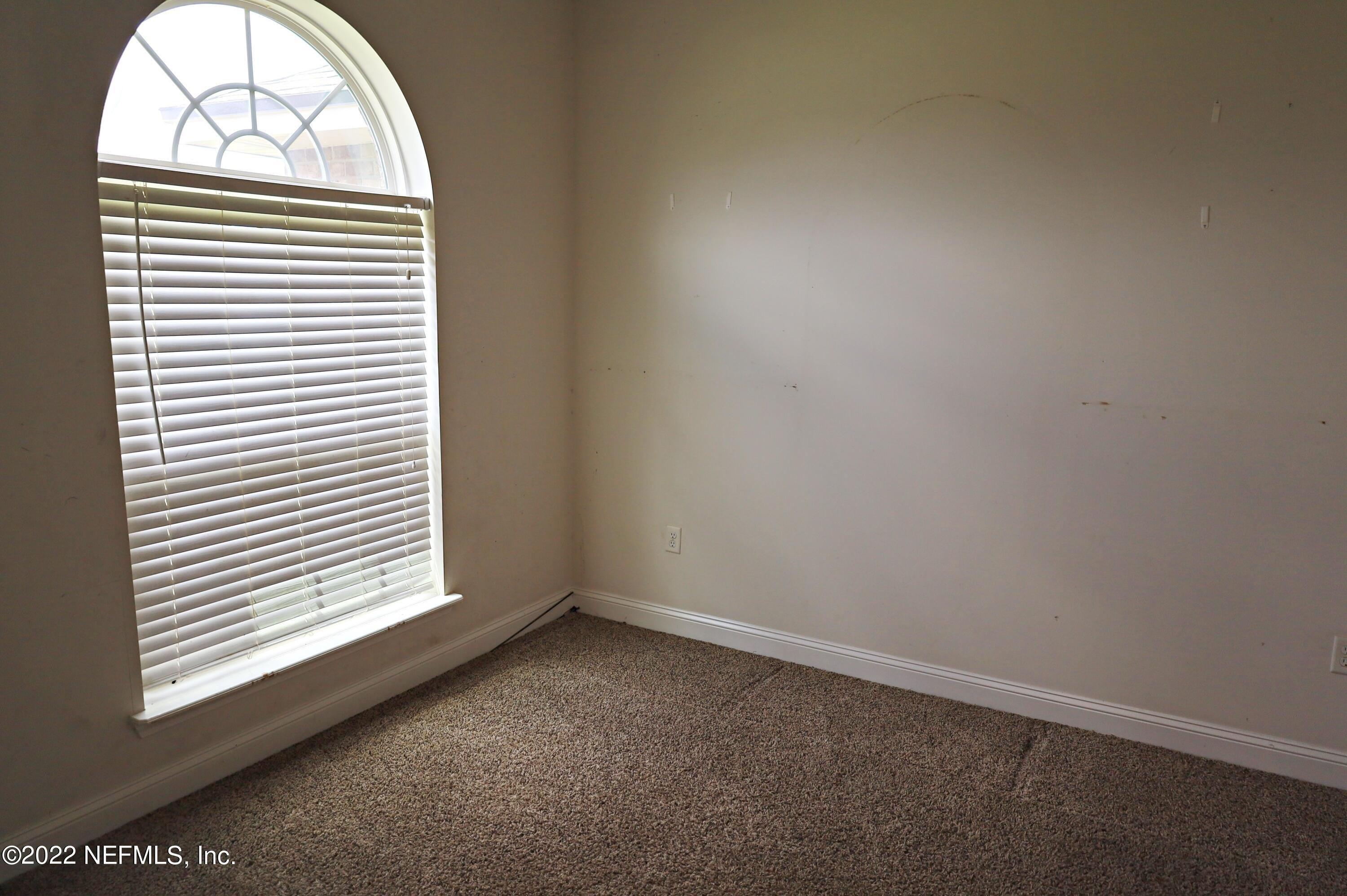 Lothmore Rd, Jacksonville, FL 32221