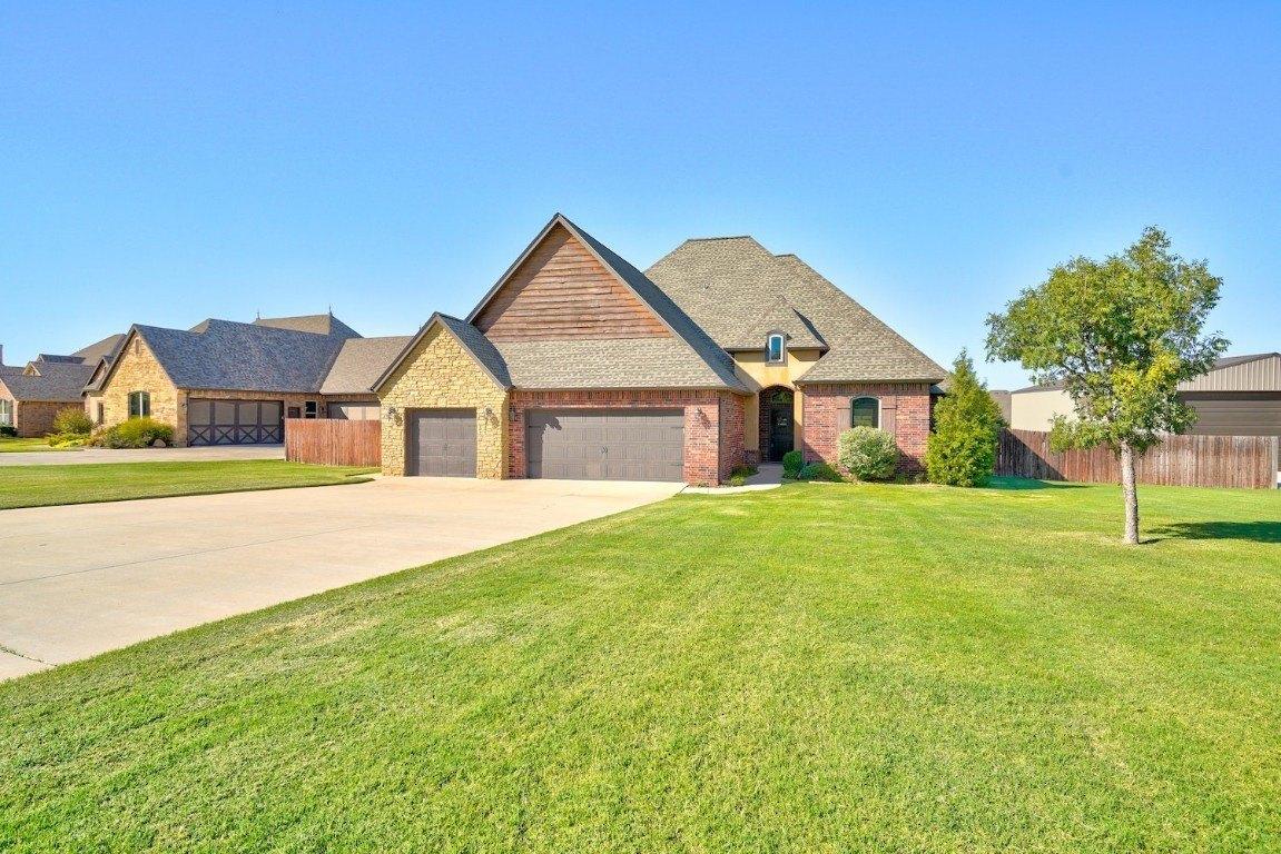 E Victoria Ter, Mustang, OK 73064