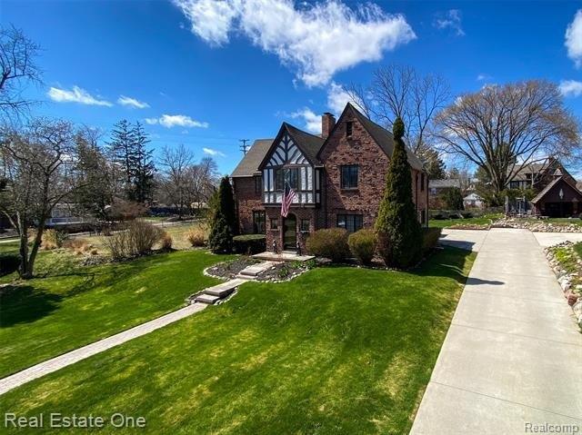 Ottawa Dr, Pontiac, MI 48341