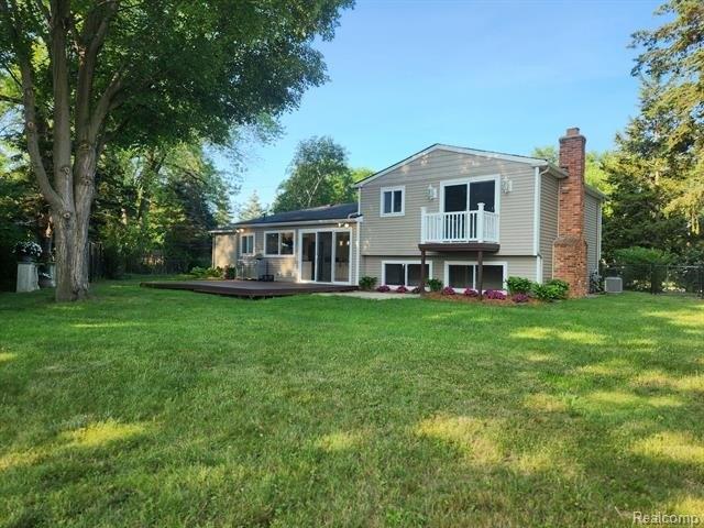 Airport Rd, Waterford, MI 48329