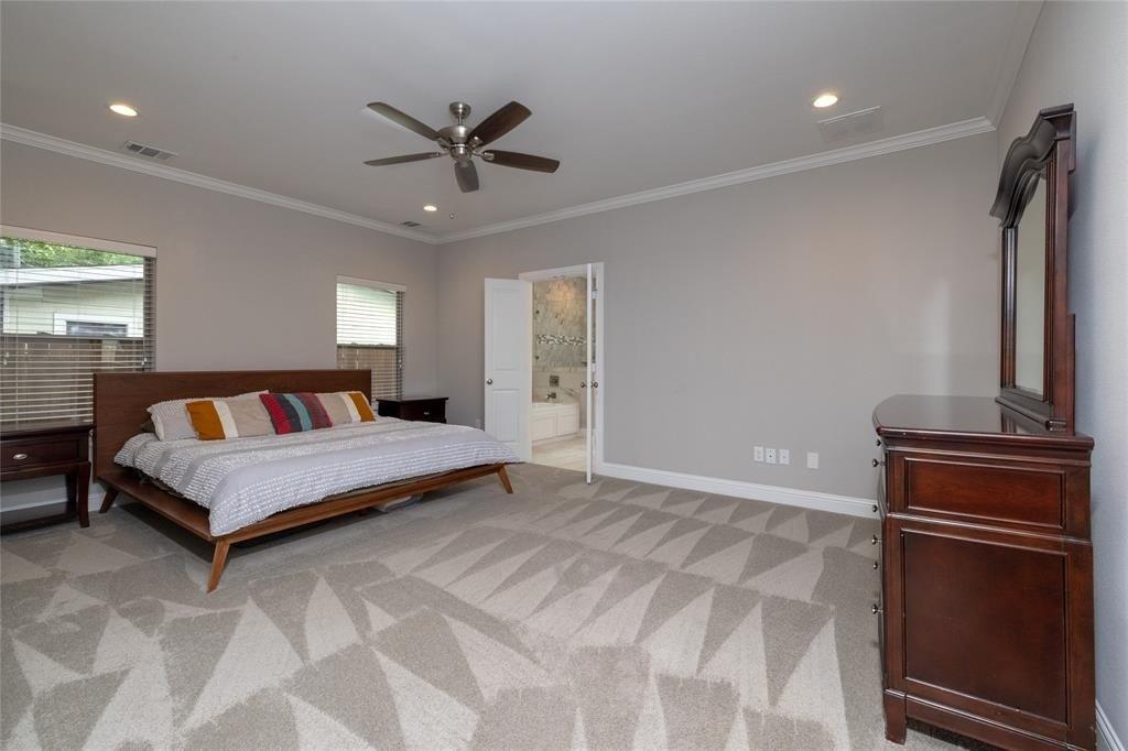 Straley Ave, Westworth Village, TX 76114