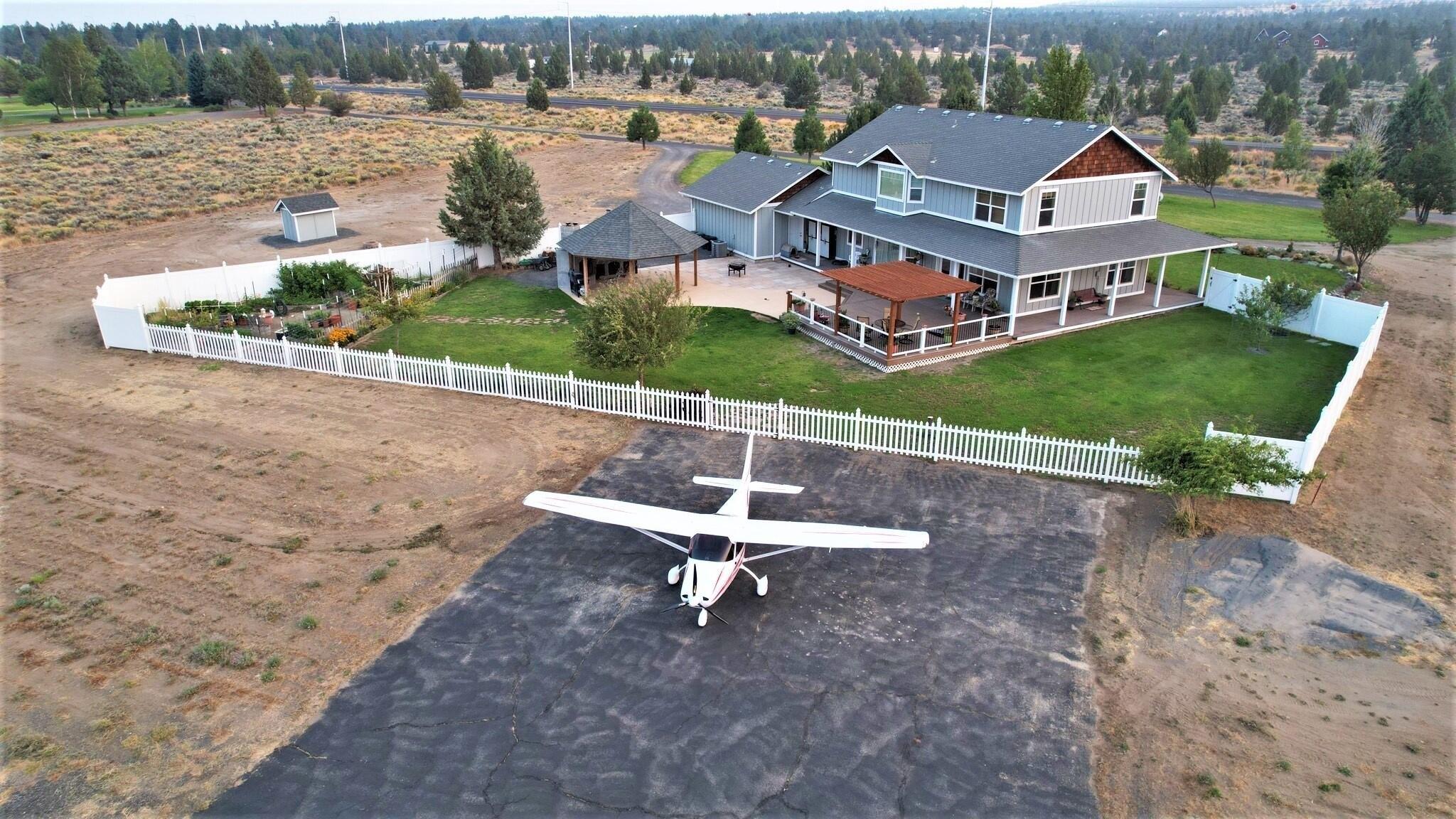 W Highway 126, Redmond, OR 97756