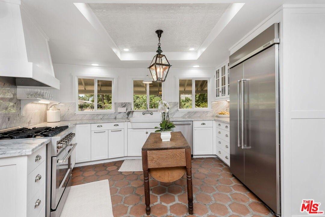 Fairview Rd, Ojai, CA 93023