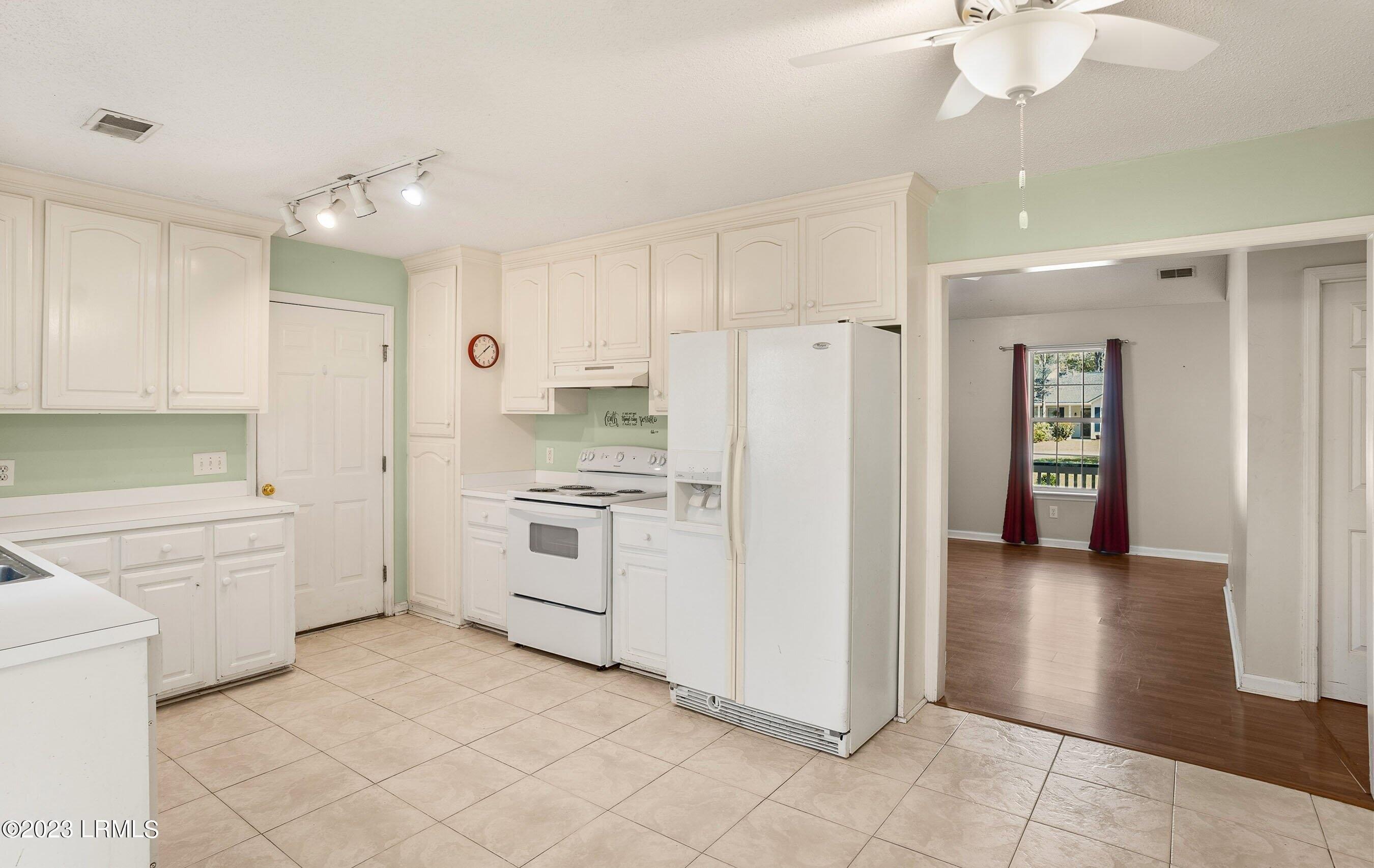 Le Moyne Dr, Beaufort, SC 29907