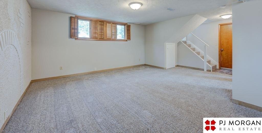 S 130th Avenue Cir, Omaha, NE 68144